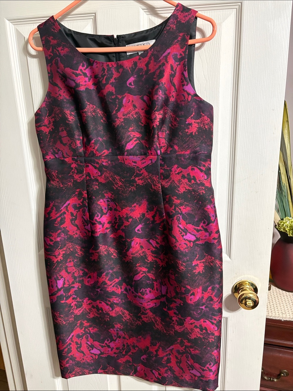 Kasper Black and Fuchsia Abstract Sheath Dress